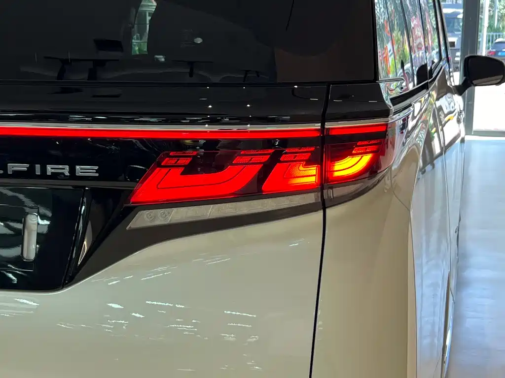 Toyota Vellfire — миниатюра 22