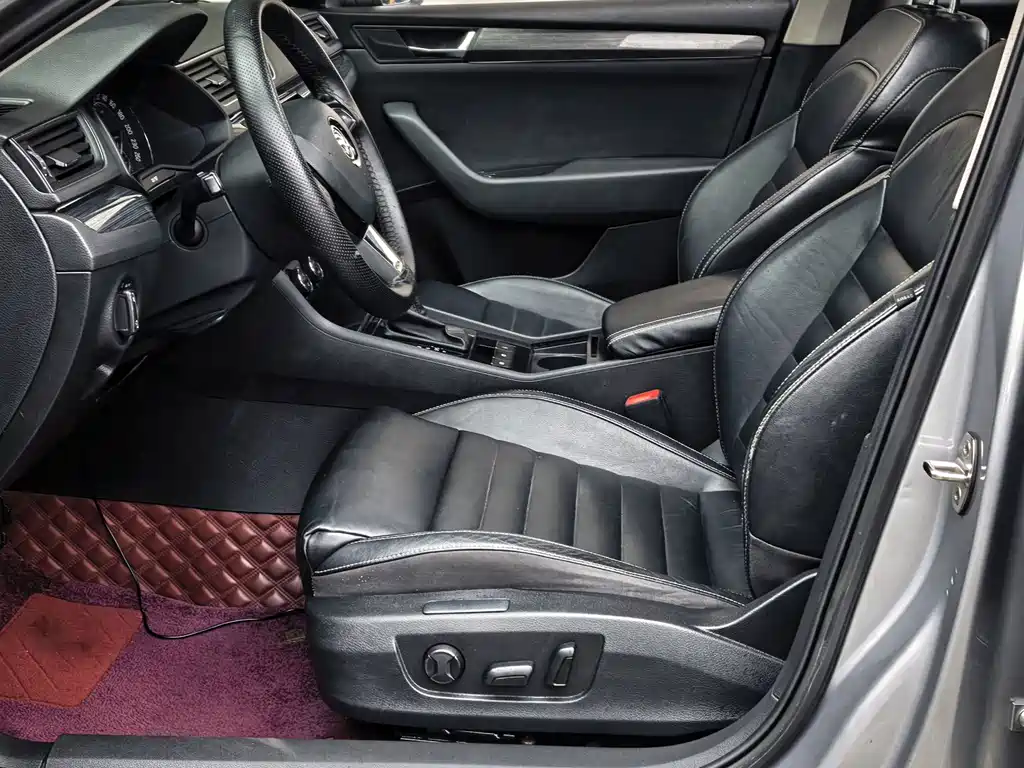 Skoda Superb — миниатюра 9