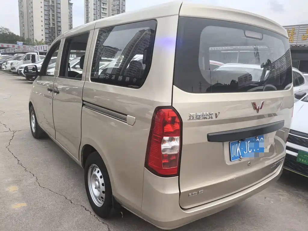 Wuling Rongguang V — миниатюра 4