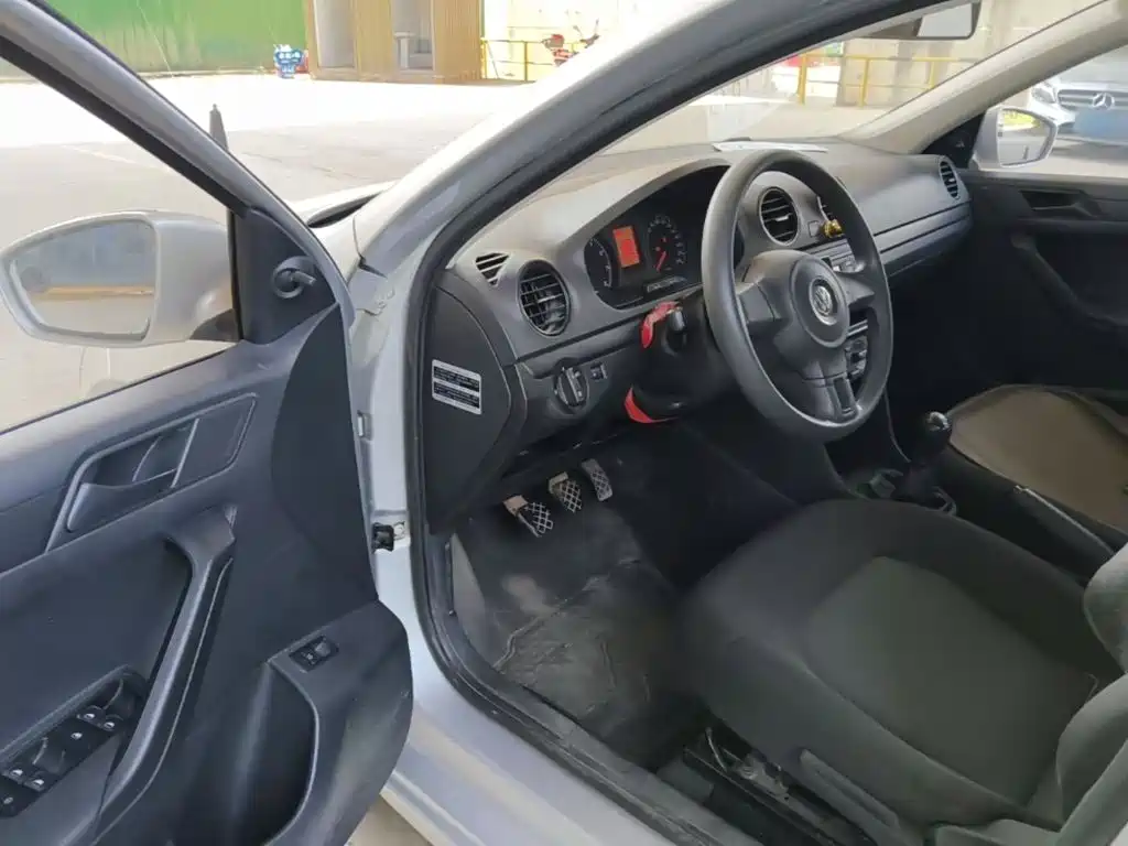 Volkswagen Jetta — миниатюра 16