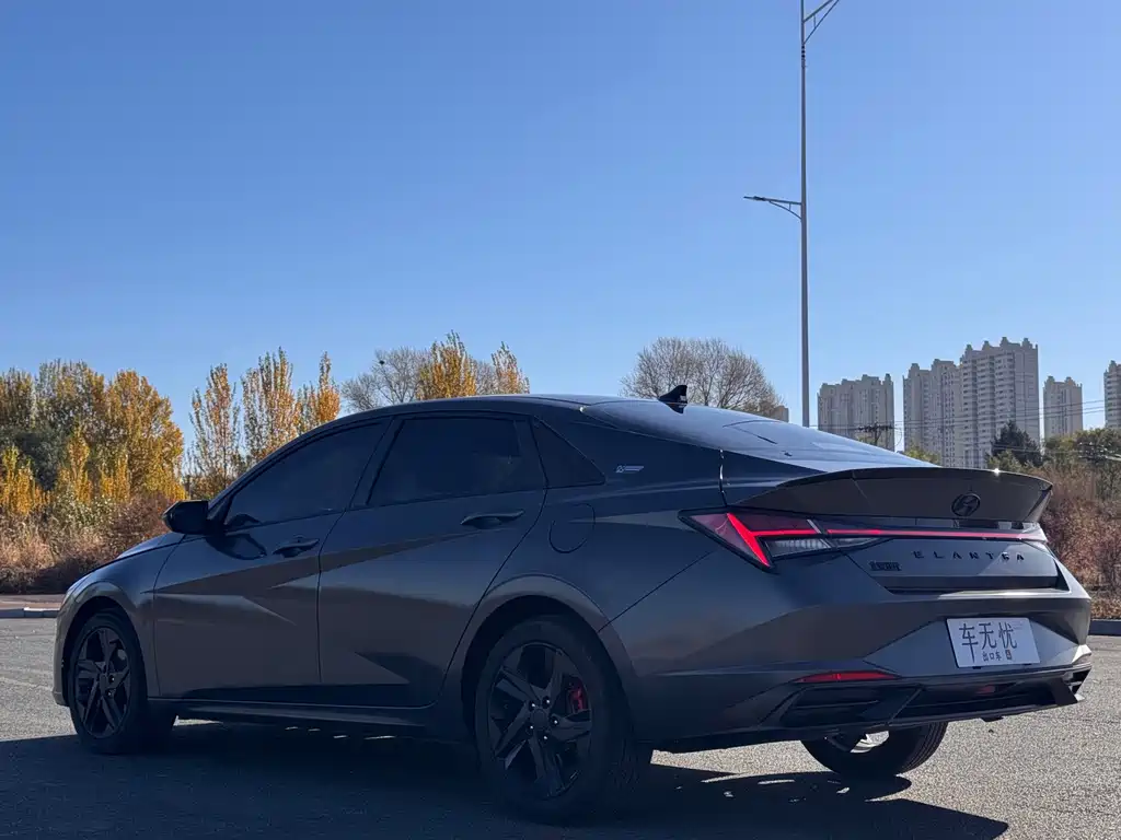 Hyundai Elantra — миниатюра 9
