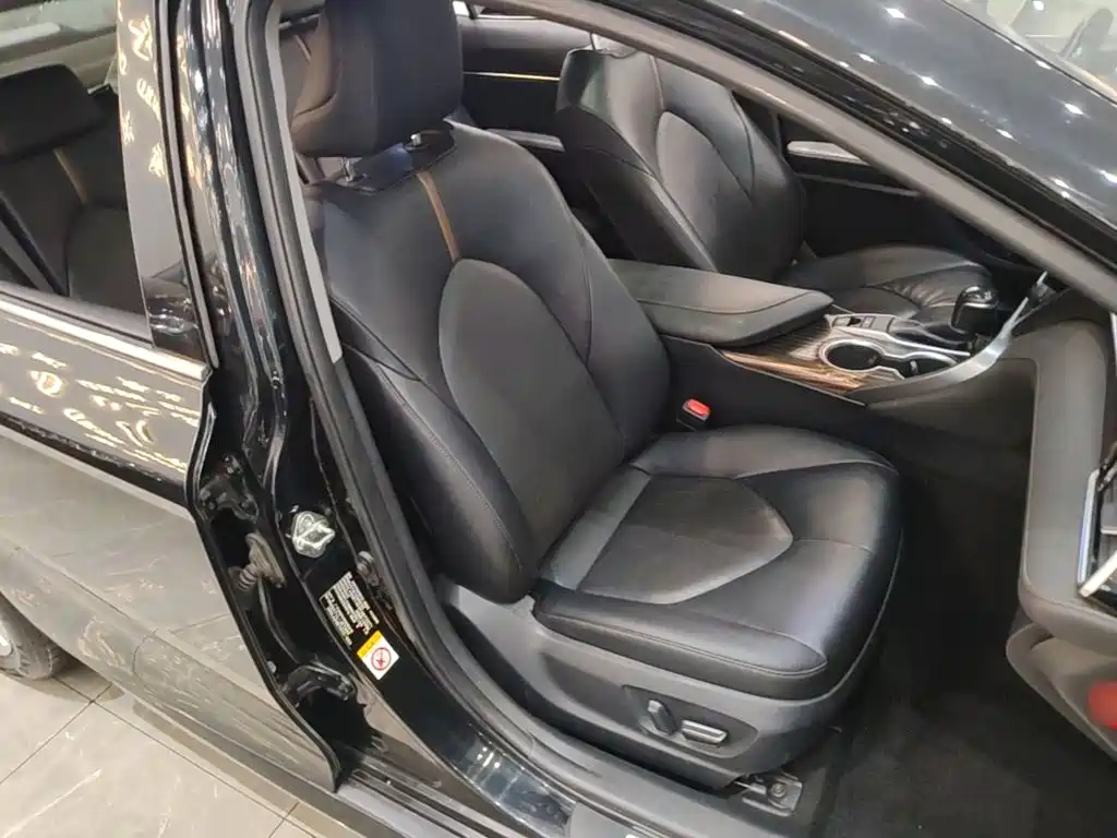 Toyota Camry — миниатюра 25