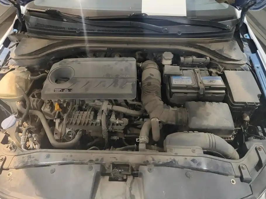 Hyundai Elantra — миниатюра 10