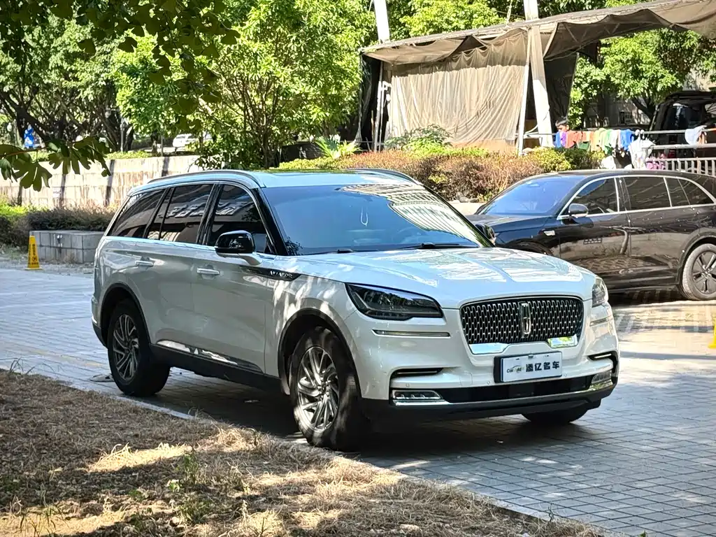 Lincoln Aviator — миниатюра 3