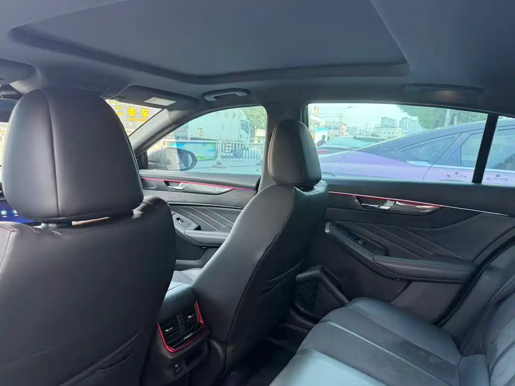 Dongfeng Aeolus Yixuan Max MAX 2021 1.5T