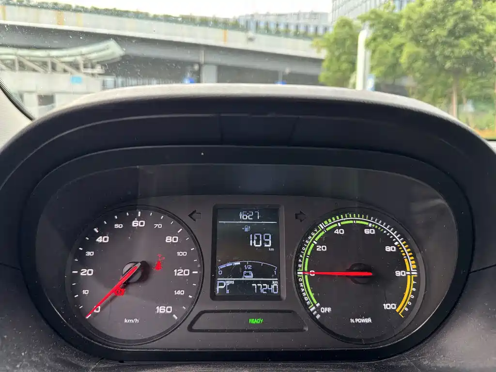 Roewe Clever — миниатюра 12