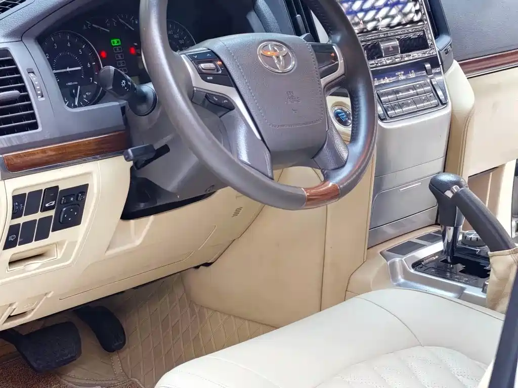 Toyota Land Cruiser — миниатюра 5