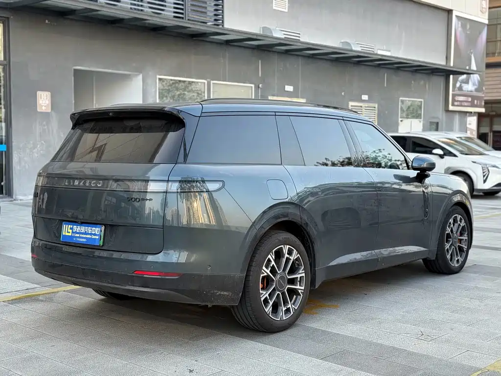 Lynk & Co 900 — миниатюра 4