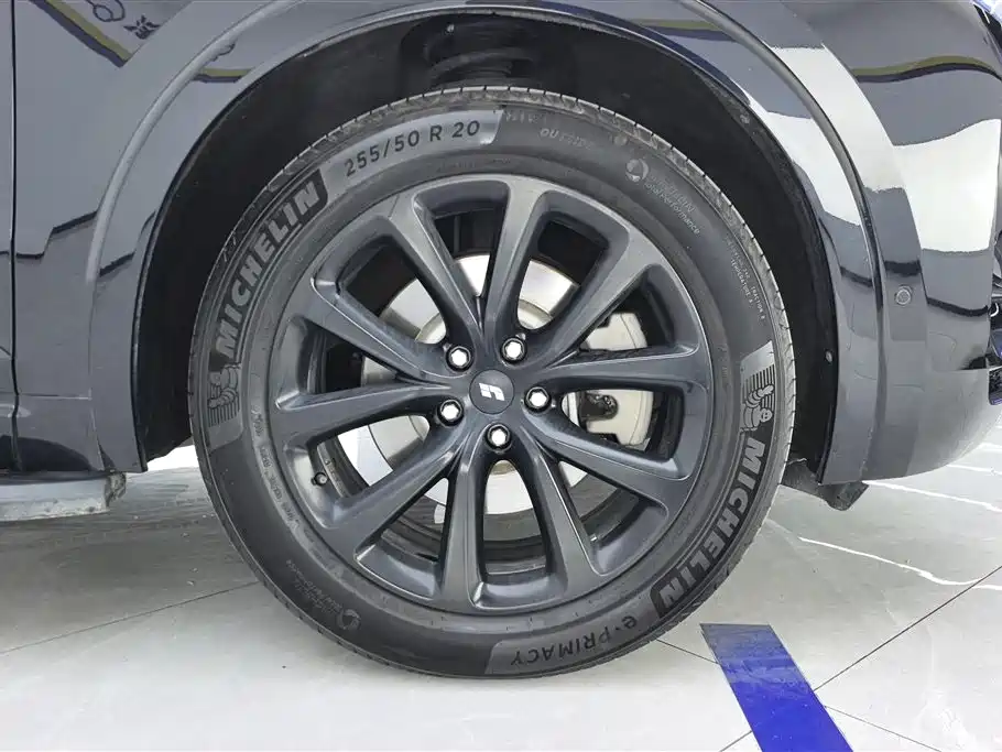Li Auto ONE 2020 6 мест