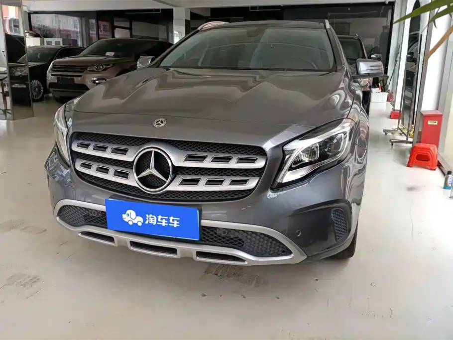 Mercedes-Benz GLA 2018 GLA 200 Fashion