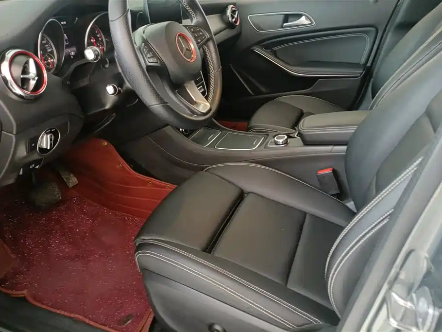 Mercedes-Benz GLA 2018 GLA 200 Fashion