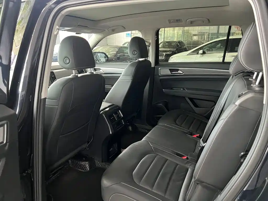 Volkswagen Teramont — миниатюра 5
