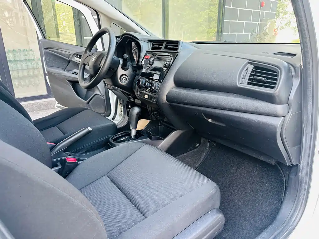 Honda Fit — миниатюра 16