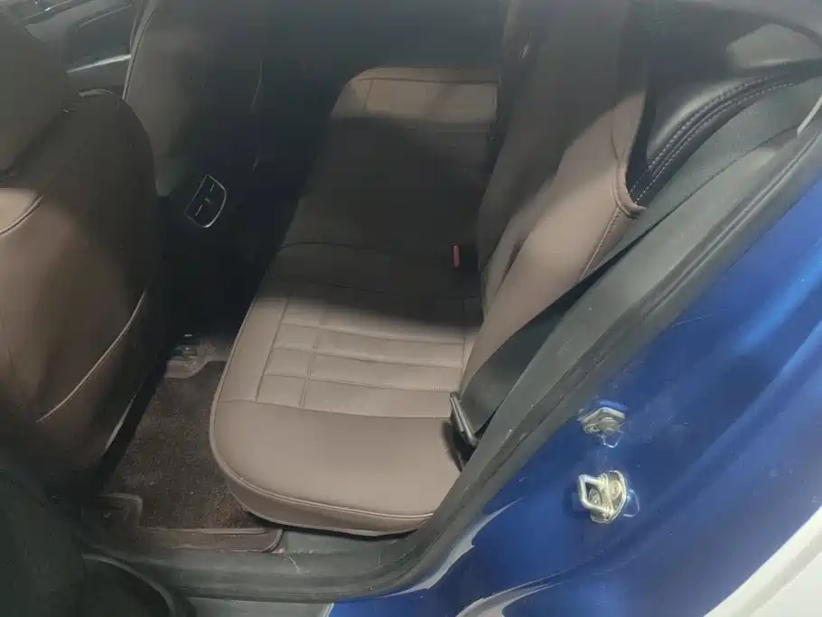 Hyundai Elantra — миниатюра 11