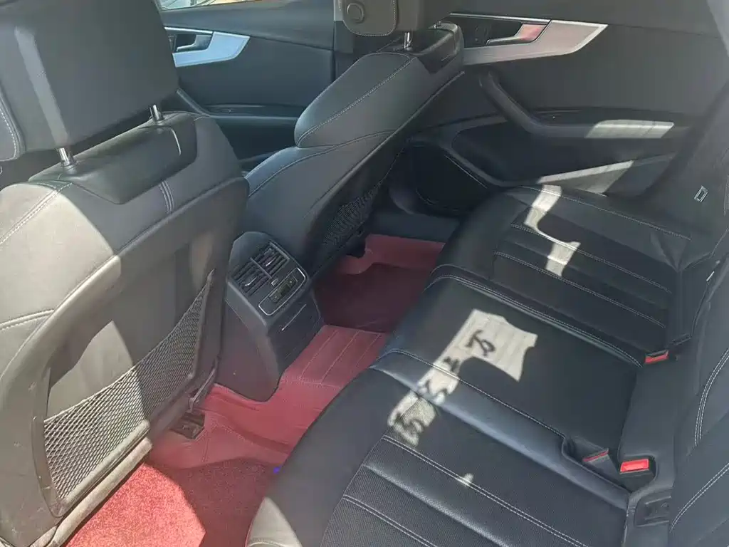 Audi A4L 2020 40 TFSI Luxury