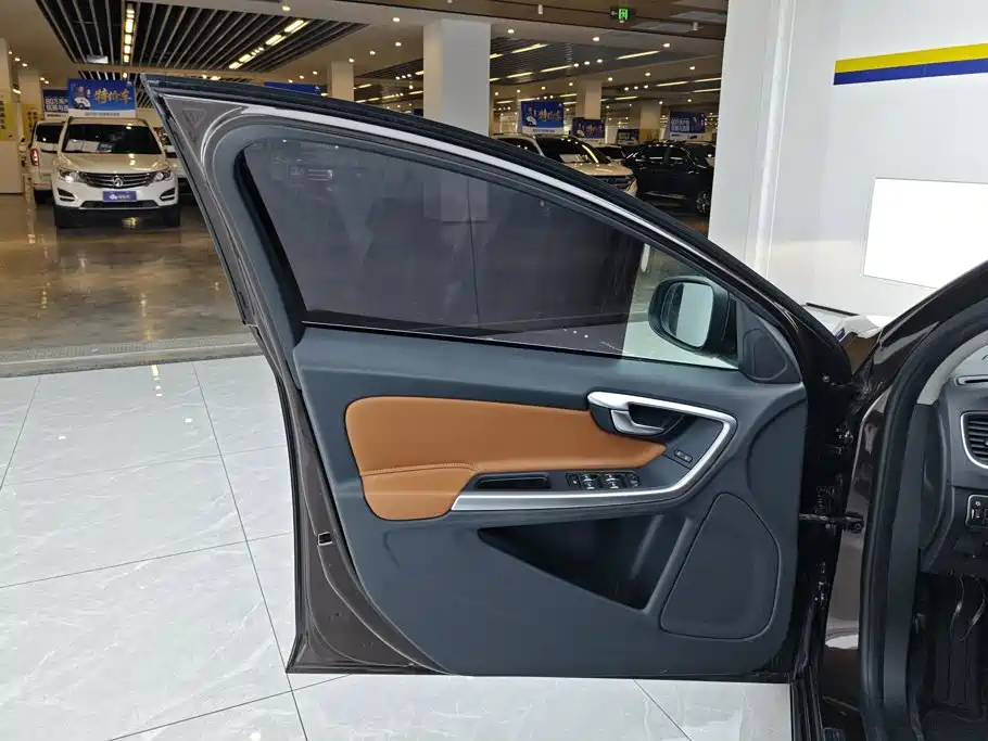 Volvo S60 — миниатюра 7