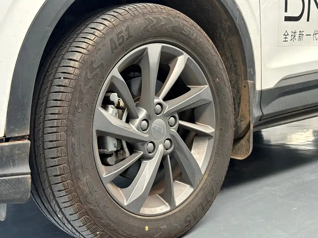 Geely Binyue - фото 6
