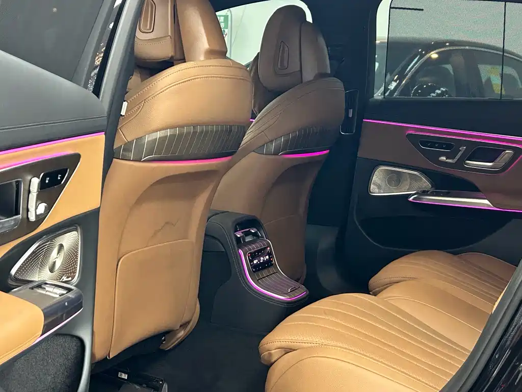Mercedes-Benz E-Class — миниатюра 11