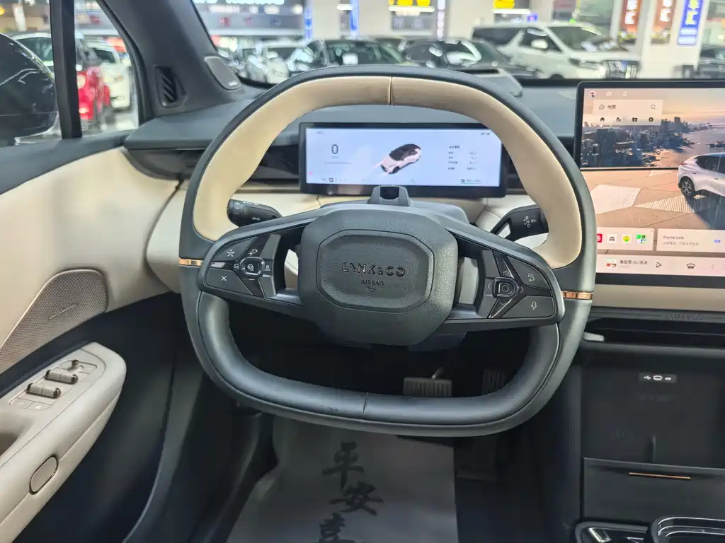 Lynk & Co 20 — миниатюра 11