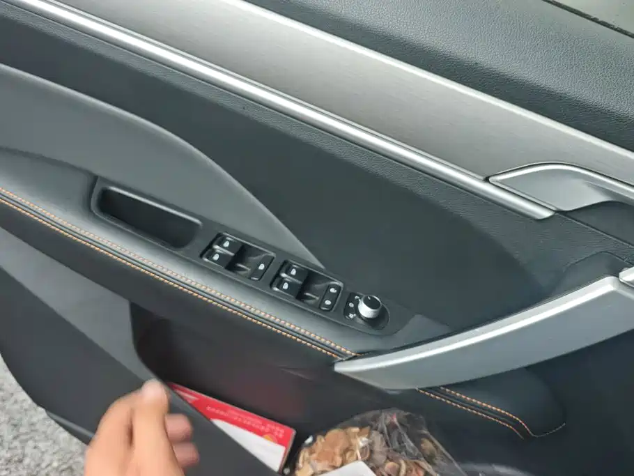 Geely Binyue — миниатюра 7