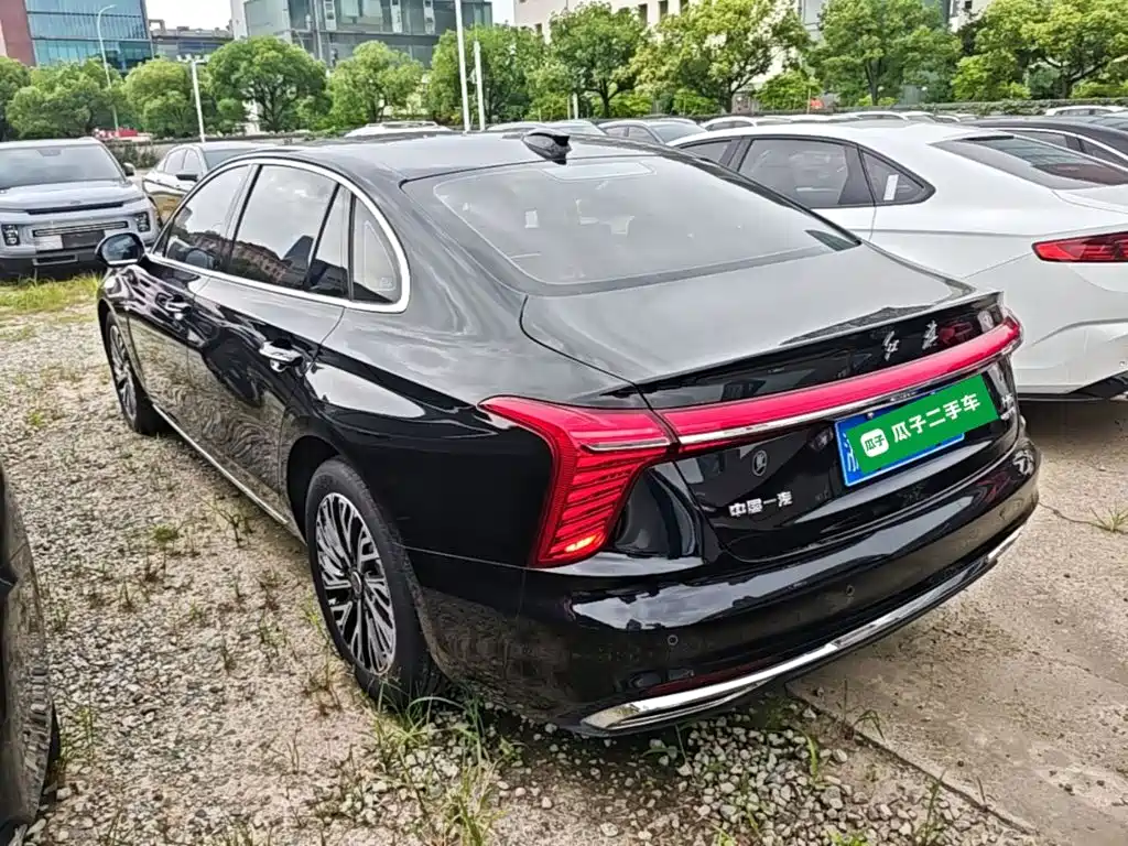 Hongqi H5 2025 2.0T AT
