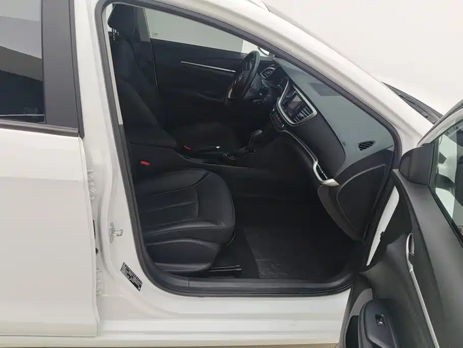 Buick Excelle — миниатюра 8