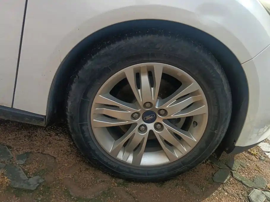 Ford Focus — миниатюра 6