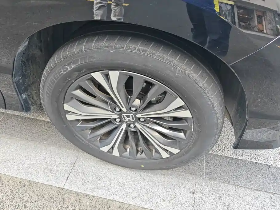 Honda UR-V — миниатюра 6