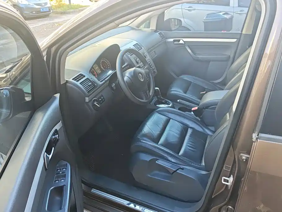 Volkswagen Touran — миниатюра 8