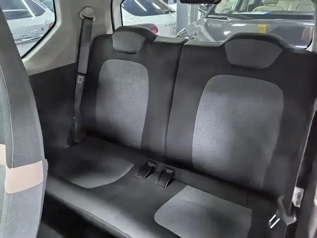 Wuling MINIEV — миниатюра 9