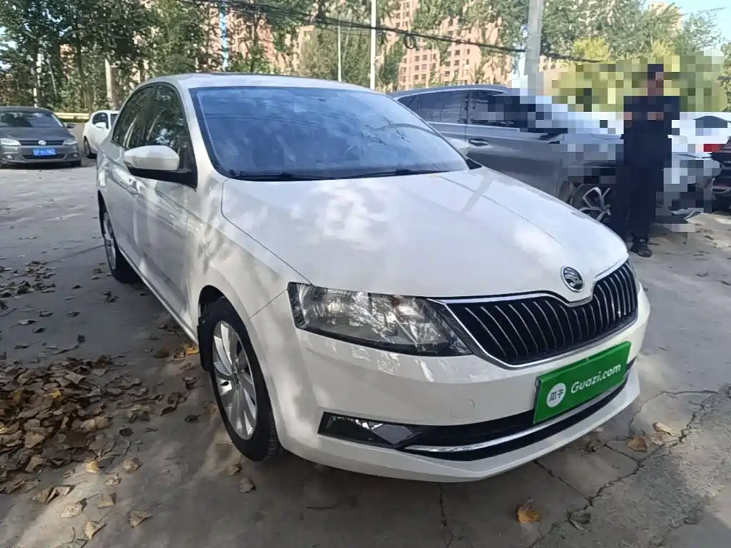 Skoda Rapid — миниатюра 4