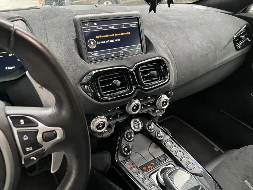 Aston Martin V8 Vantage — миниатюра 13