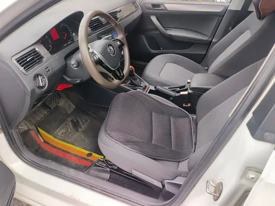 Volkswagen Santana — миниатюра 8