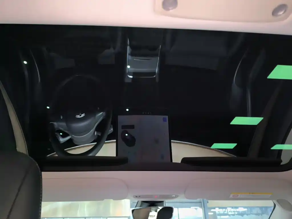 Tesla Model 3 — миниатюра 18