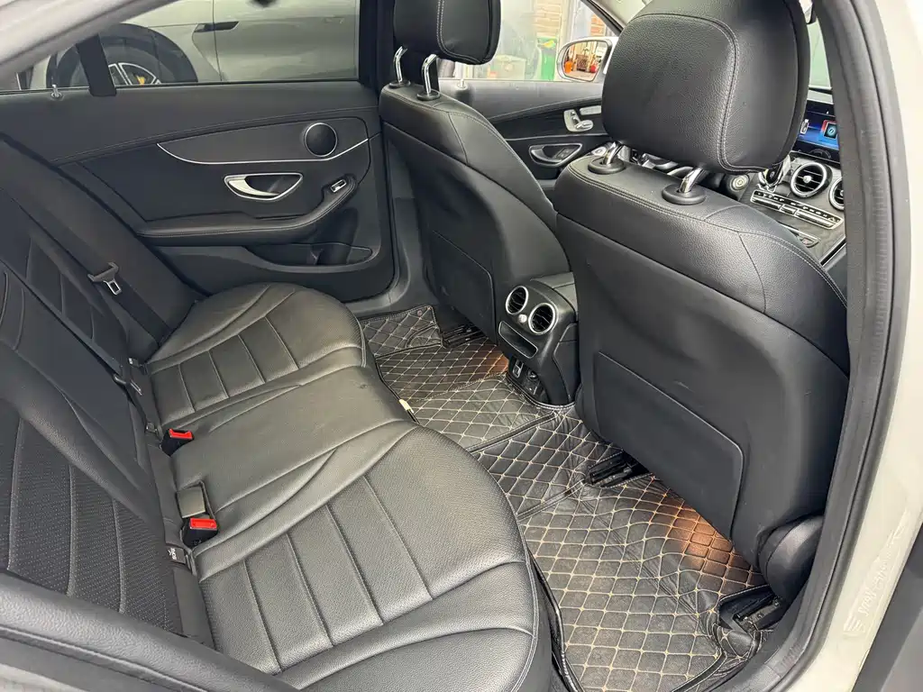Mercedes-Benz C-Class — миниатюра 19