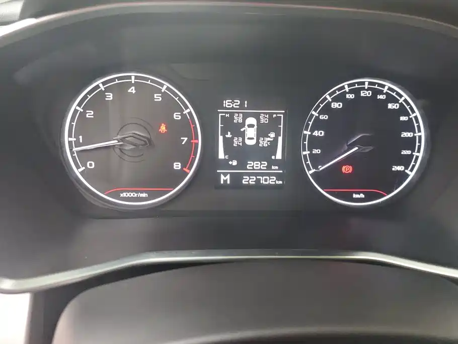 Geely Binyue — миниатюра 14