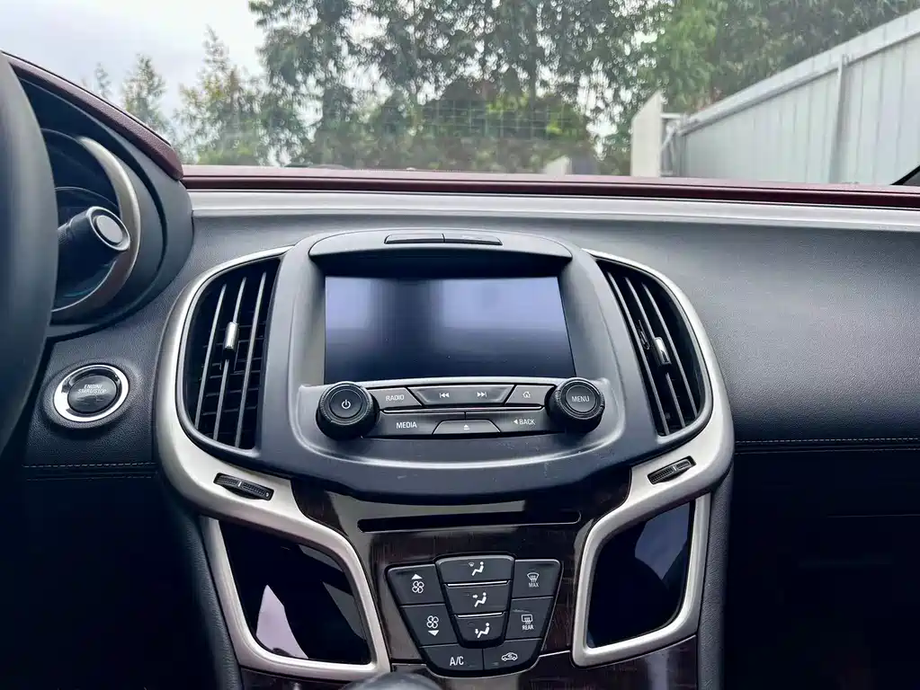 Buick LaCrosse — миниатюра 13