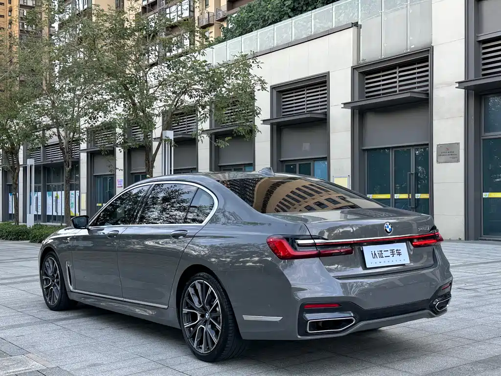 BMW 7 SERIES