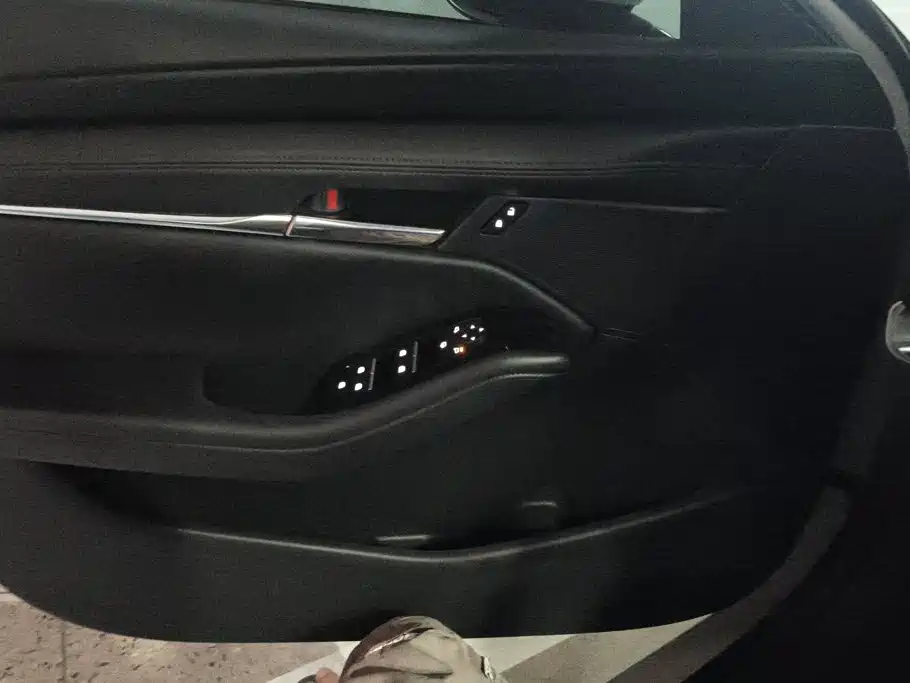 Mazda 3 Axela — миниатюра 7