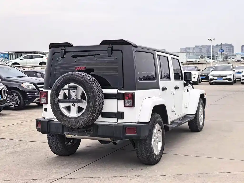 Jeep Wrangler — миниатюра 8