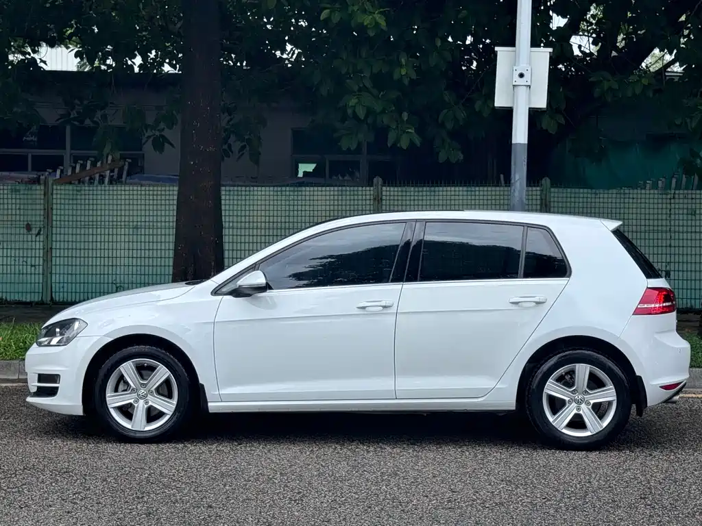 Volkswagen Golf — миниатюра 4