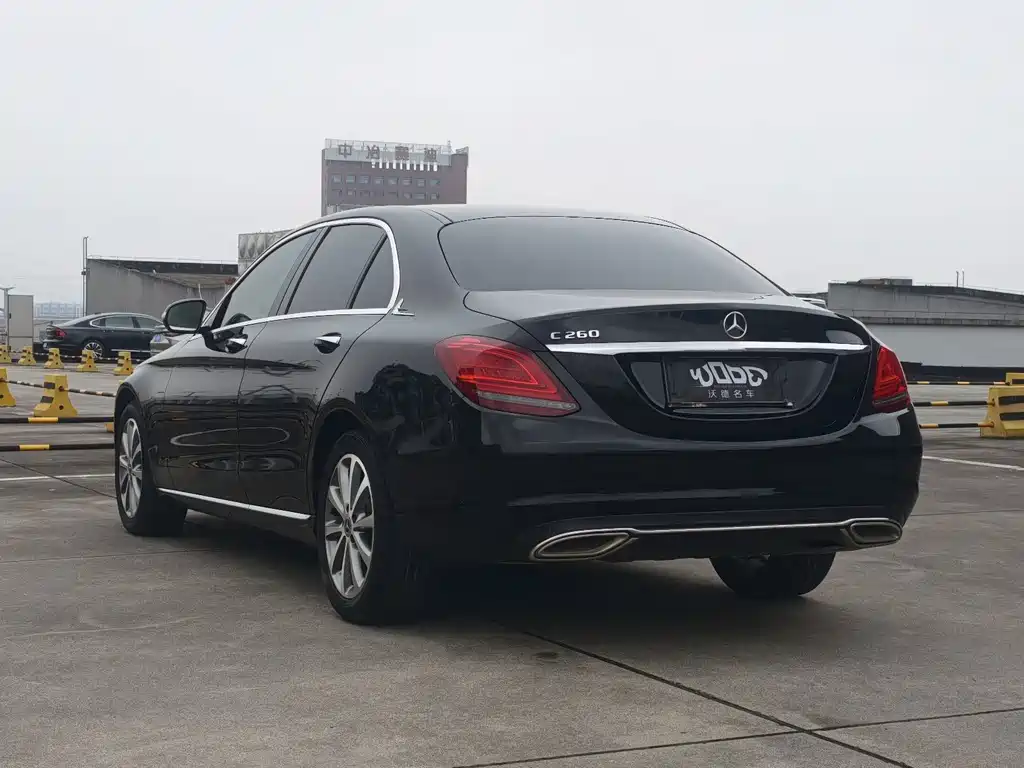 Mercedes-Benz C-Class — миниатюра 6