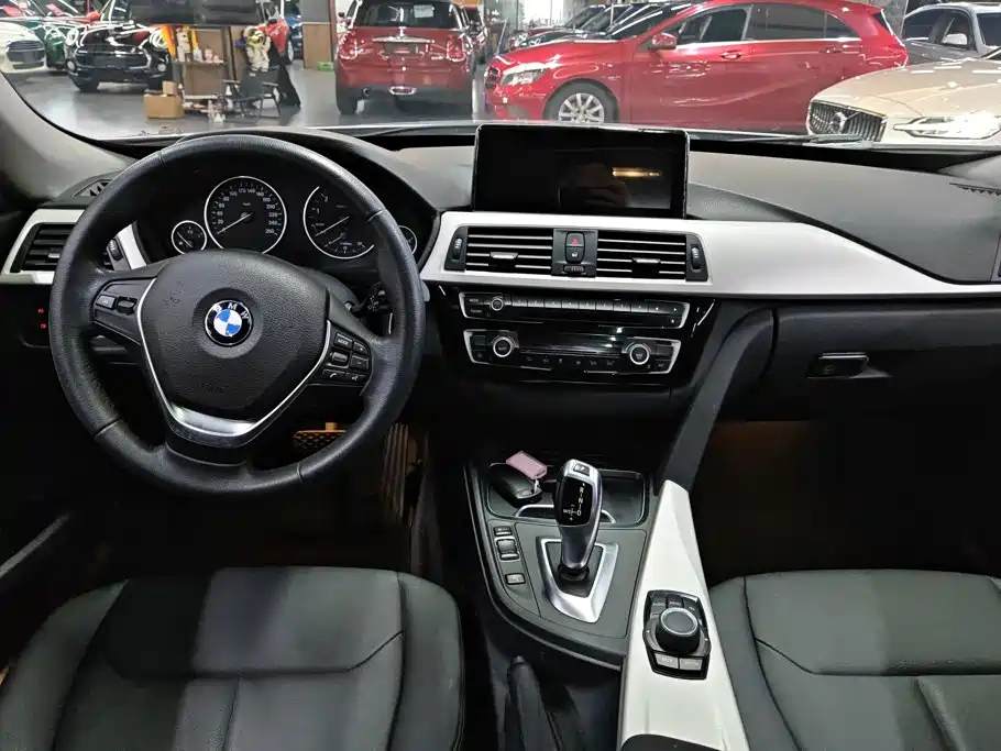BMW 3 Series GT — миниатюра 12