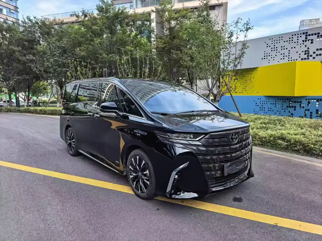 Toyota Alphard — миниатюра 2
