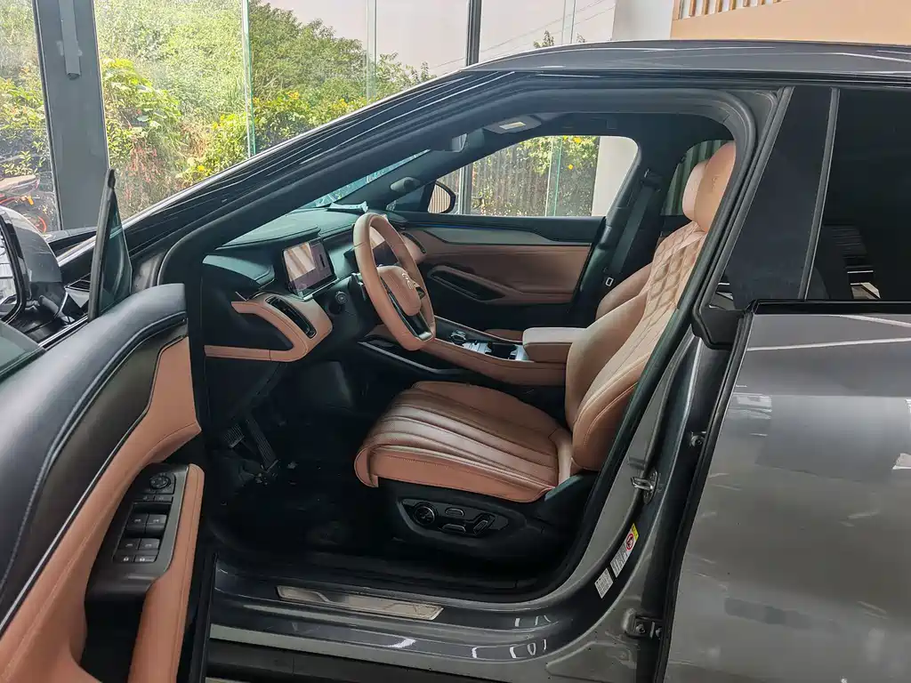 BYD L EV — миниатюра 2