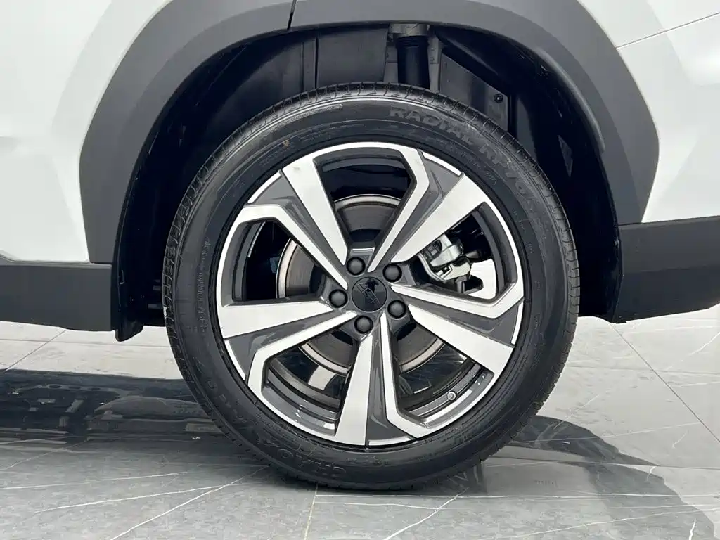 Geely Boyue L — миниатюра 25