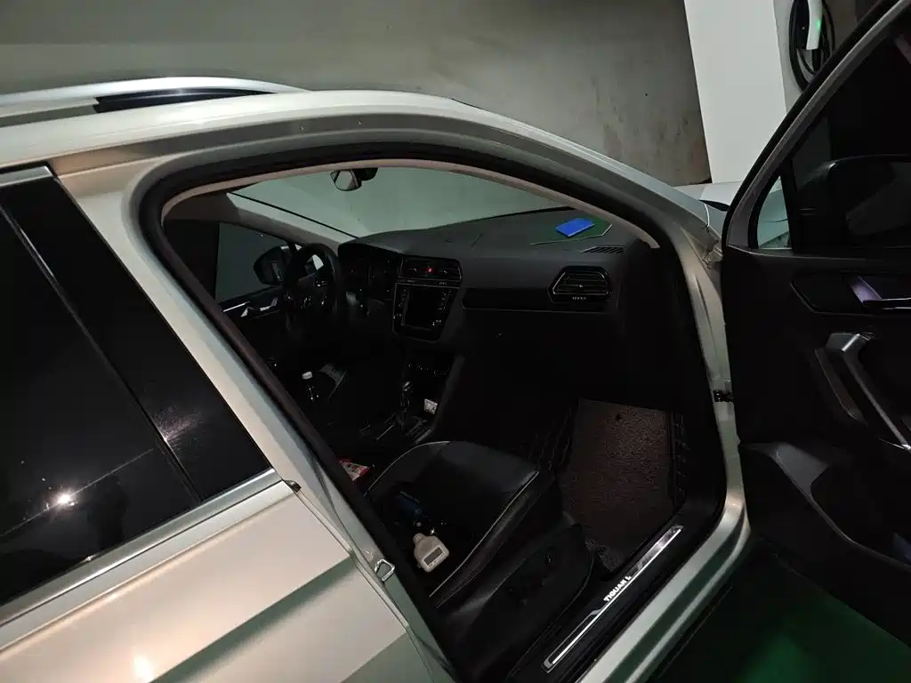 Volkswagen Tiguan L — миниатюра 18