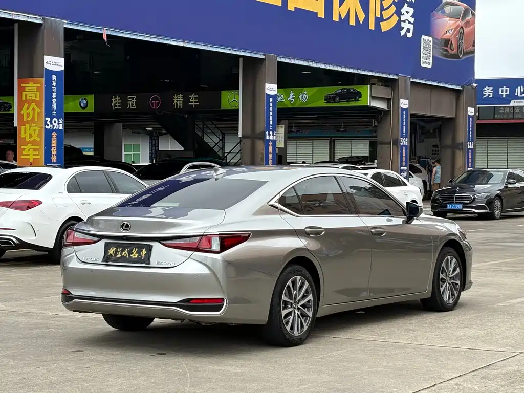 Lexus ES — миниатюра 19