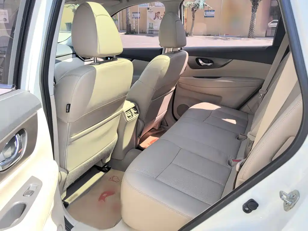 Nissan X-Trail — миниатюра 18
