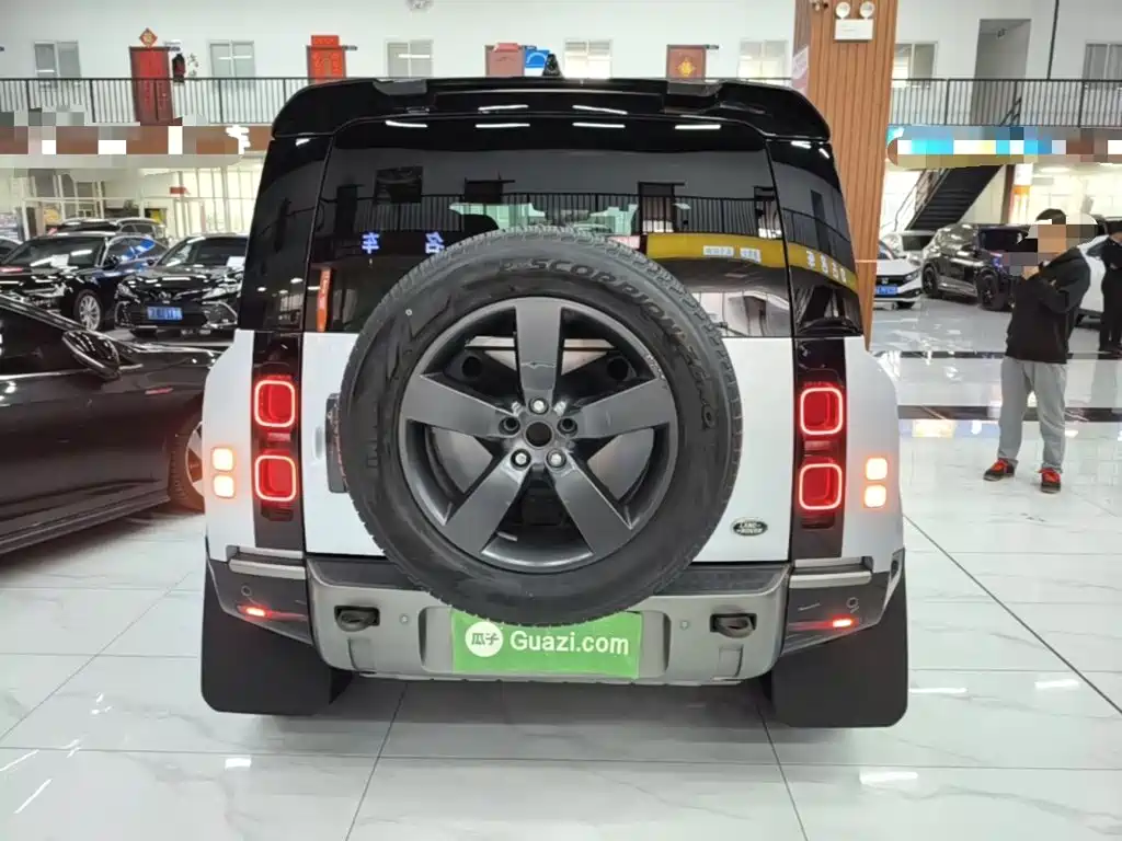 Land Rover Defender — миниатюра 6